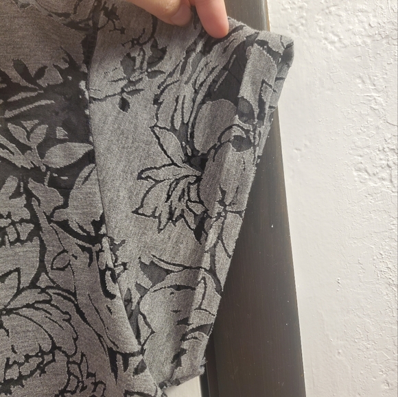 Ava & Viv Floral Print Top - Picture 5 of 6